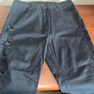 Size 6 Highwaist Jeans Embroidered Sides